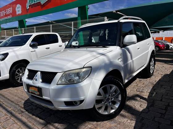 MITSUBISHI PAJERO TR4 2.0 4X4 16V 140CV FLEX 4P AUTOMÁTICO MITSUBISHI PAJERO TR4 2.0 4X4 16V 140CV FLEX 4P AUTOMÁTICO